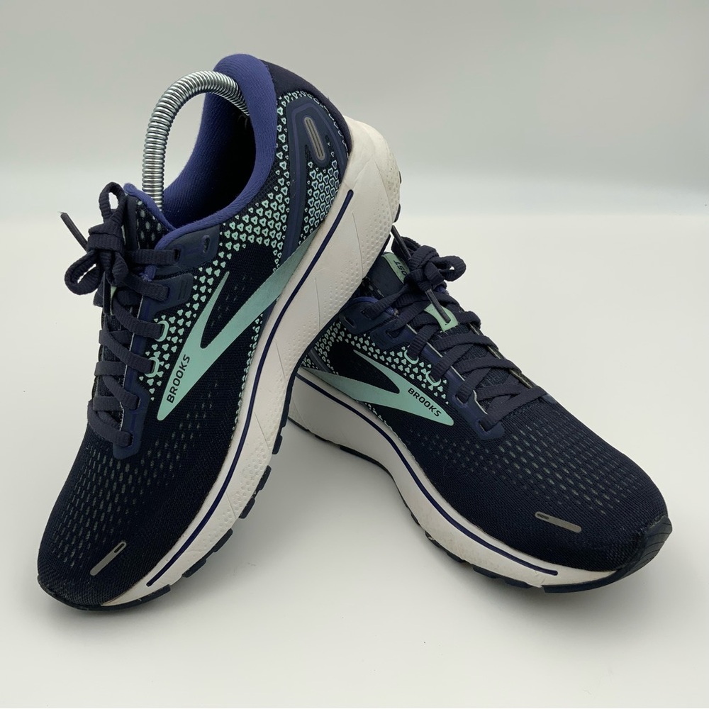 Brooks Navy and Mint Women's Sneakers